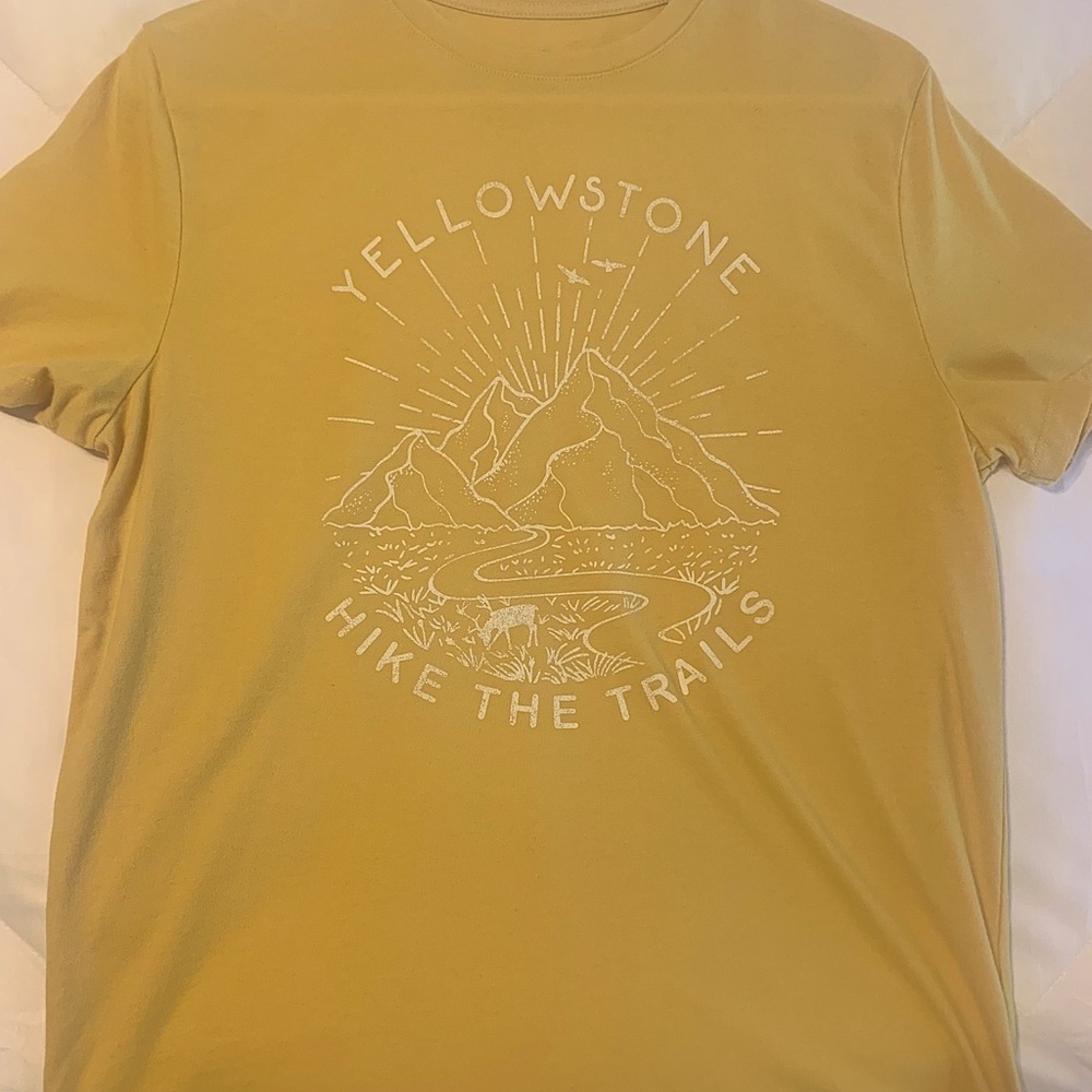 Goodfellow & Co, Yellowstone Hike The Trails Tee, Medium Standard Fit, Yellow